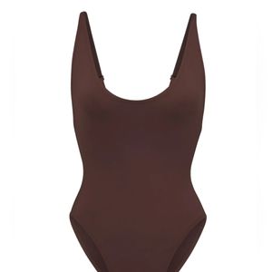 Swim scoop neck one piece